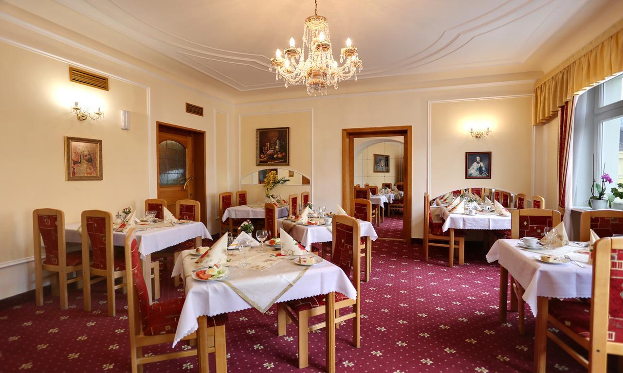 Spa Hotel Purkyne كارلوفي فاري المظهر الخارجي الصورة